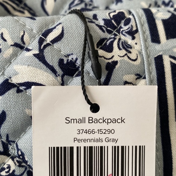 Vera Bradley Small Backpack Perennials Gray NWT - Picture 3 of 7